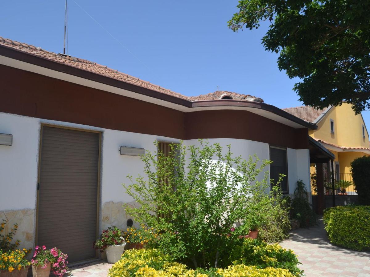 Casa Unifamiliar Con Jard N Privado Villa Agnone Bagni Exterior photo